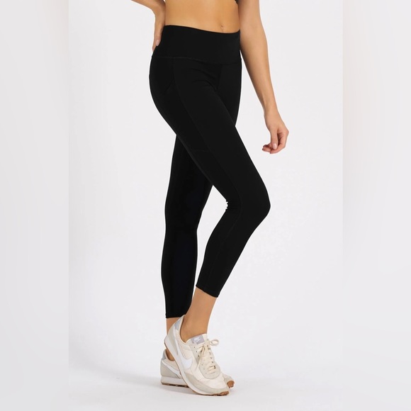 Vuori Stride Leggings - Black - Picture 1 of 6